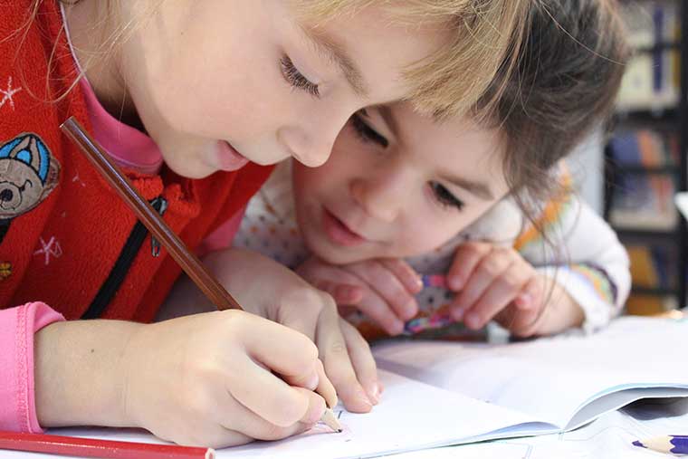 school kids drawing